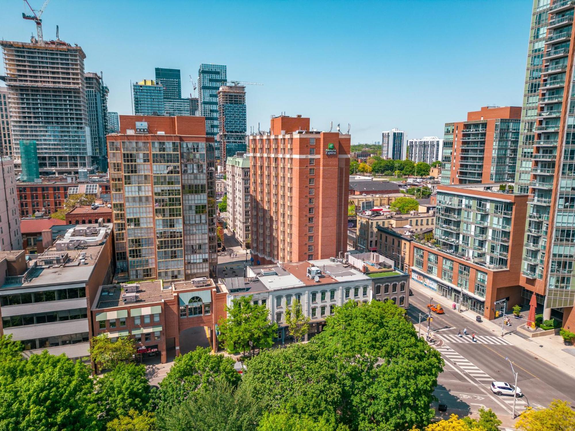 Holiday Inn Express Toronto Downtown By Ihg Esterno foto