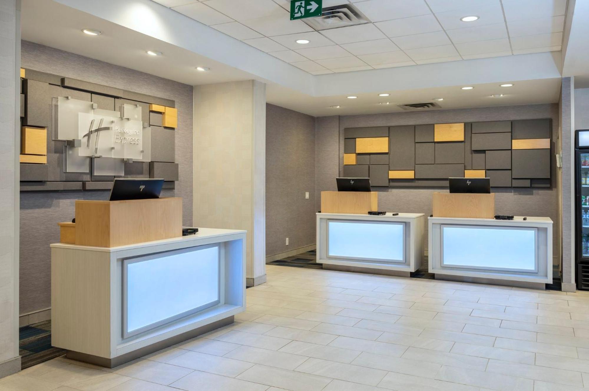 Holiday Inn Express Toronto Downtown By Ihg Esterno foto